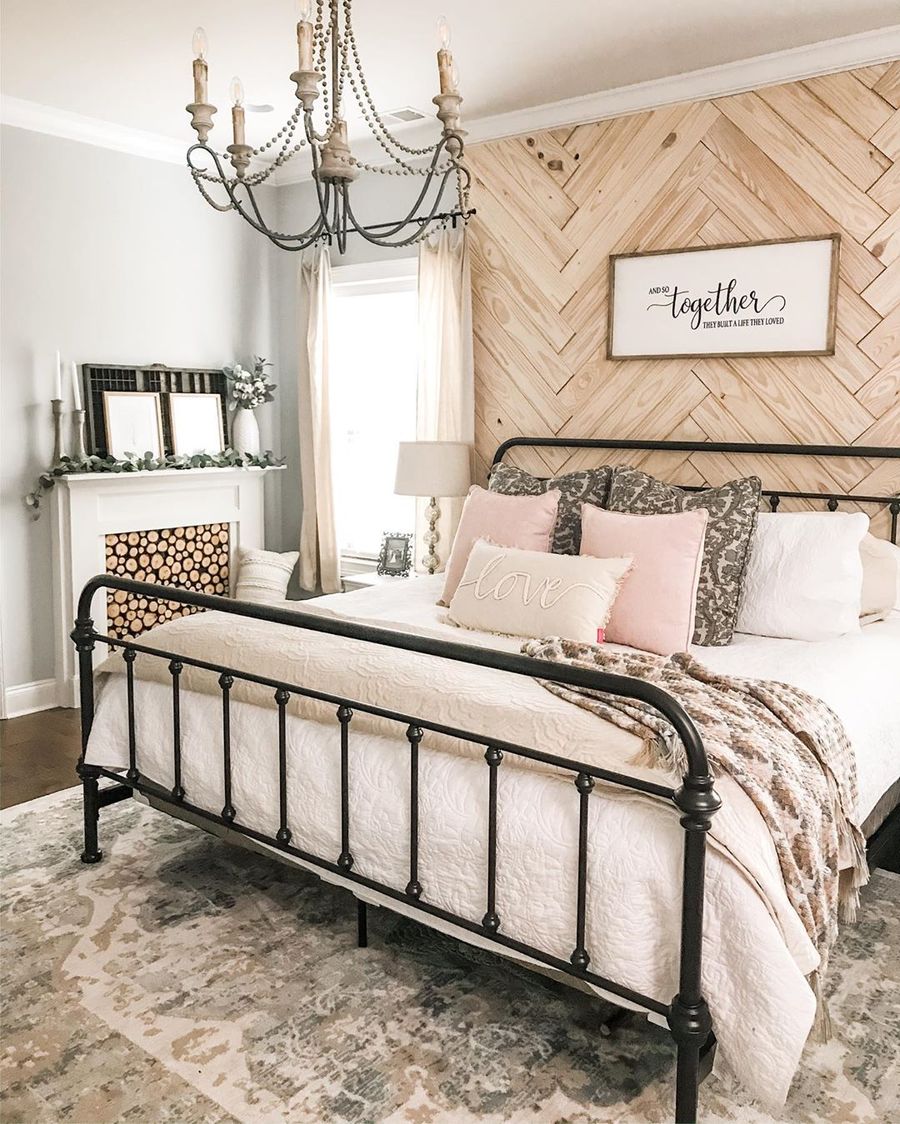 Wood Herringbone Accent wall in Farmhouse Bedroom via @greeneacresfarmhouse