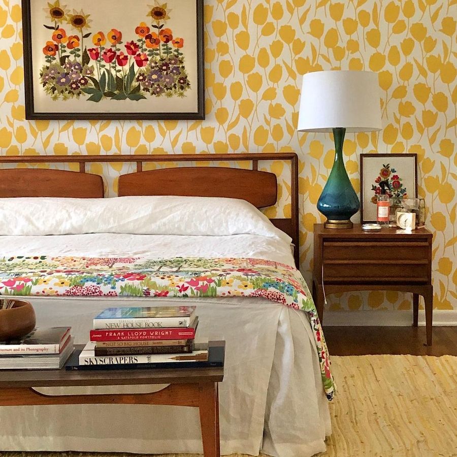 Yellow Tulip wallpaper in Mid-Century Modern Bedroom Decor via @theretrobeehive