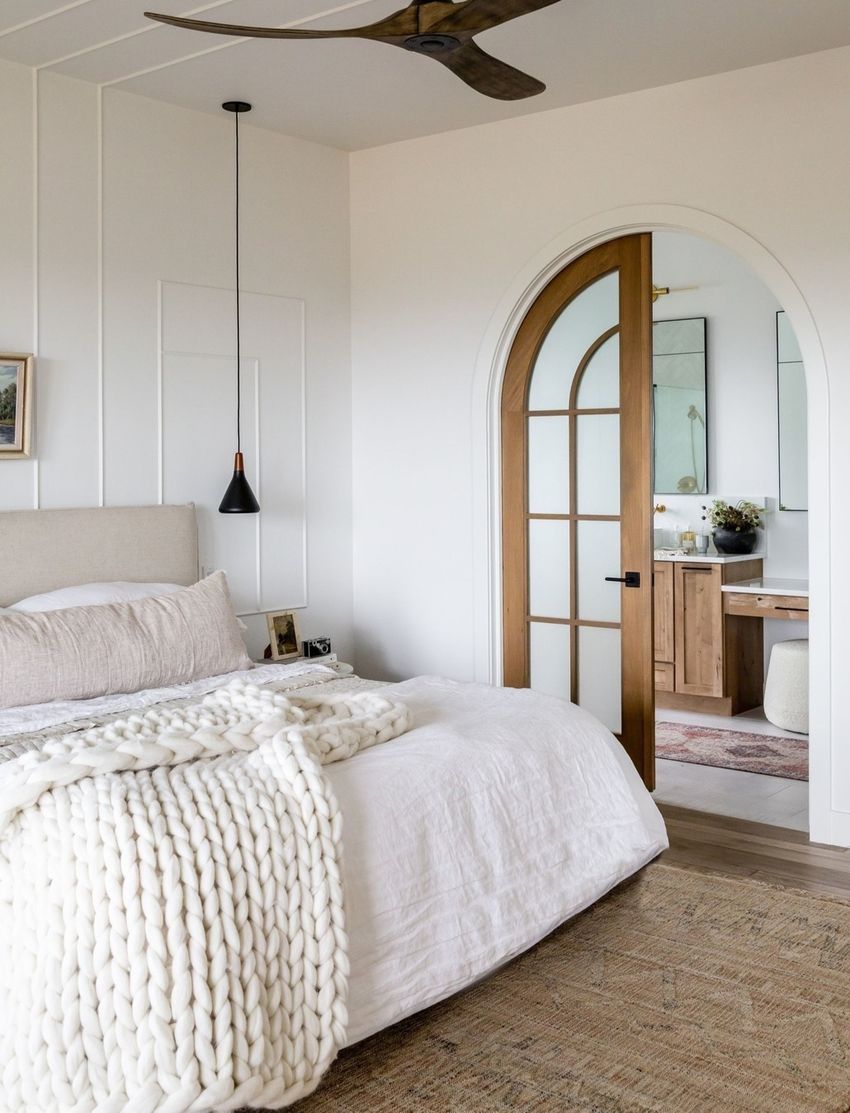 Chunky Knit Blanket in Neutral Bedroom via @houseofjadeinteriors