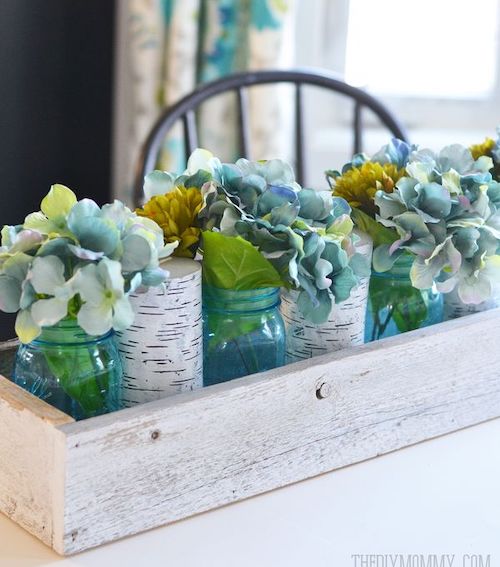 DIY Hydrangea Barnwood Box Centerpiece via thediymommy