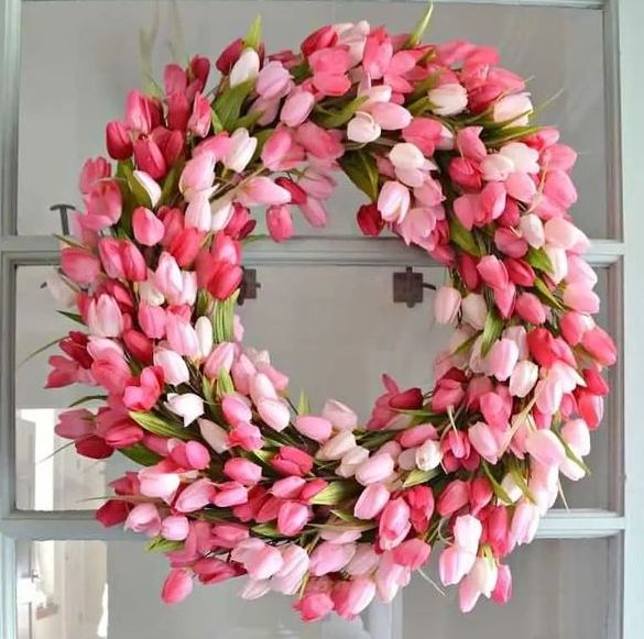 DIY Tulip Wreath for Spring via chatfieldcourt