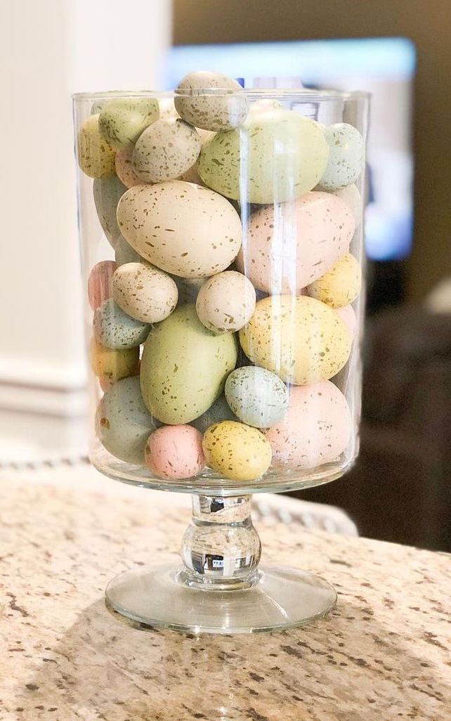 Eggs in a Clear Vase Easter Home Decor Ideas via @awickedgoodlife