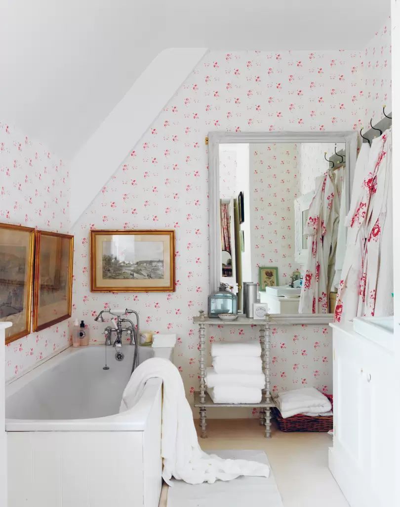 English Country Bathroom via Living Life Beautifully, by Christina Strutt