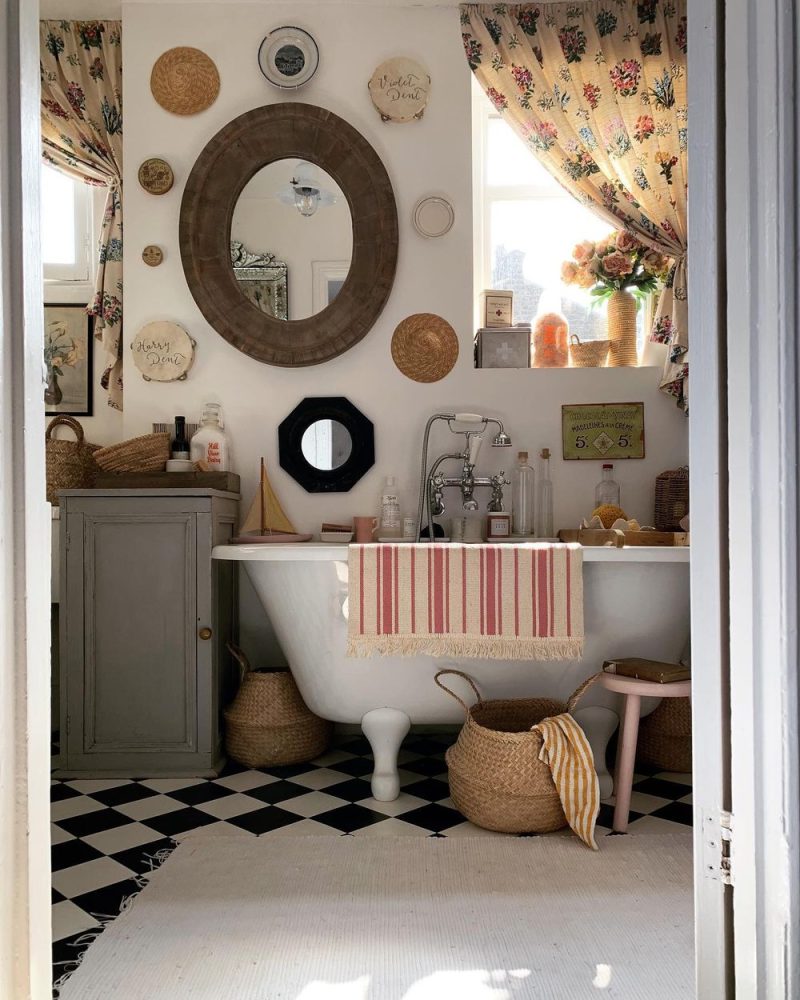 29 Relaxing English Country Bathroom Designs to Inspire You