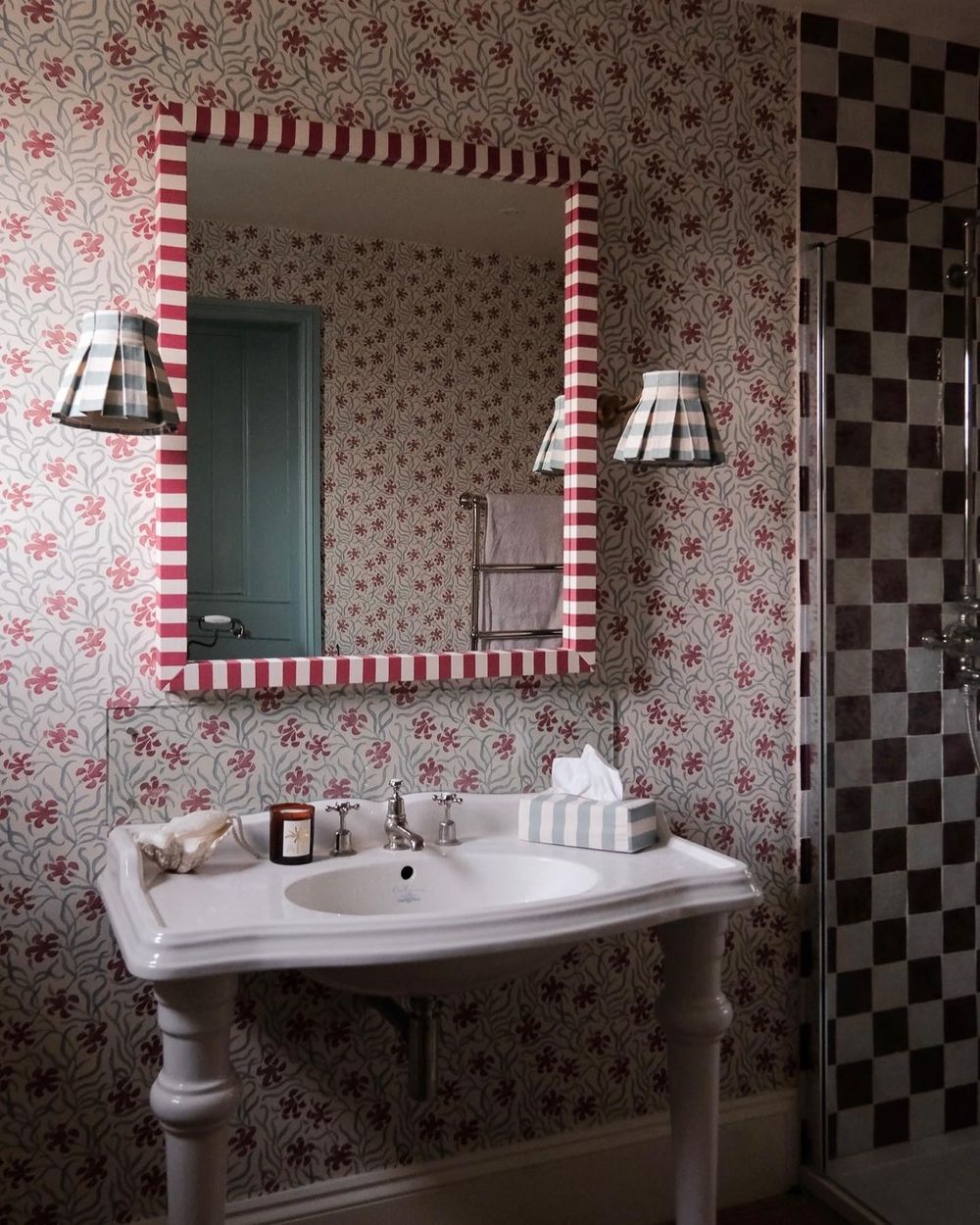 English country bathroom striped frame mirror @larapilkingtondesign