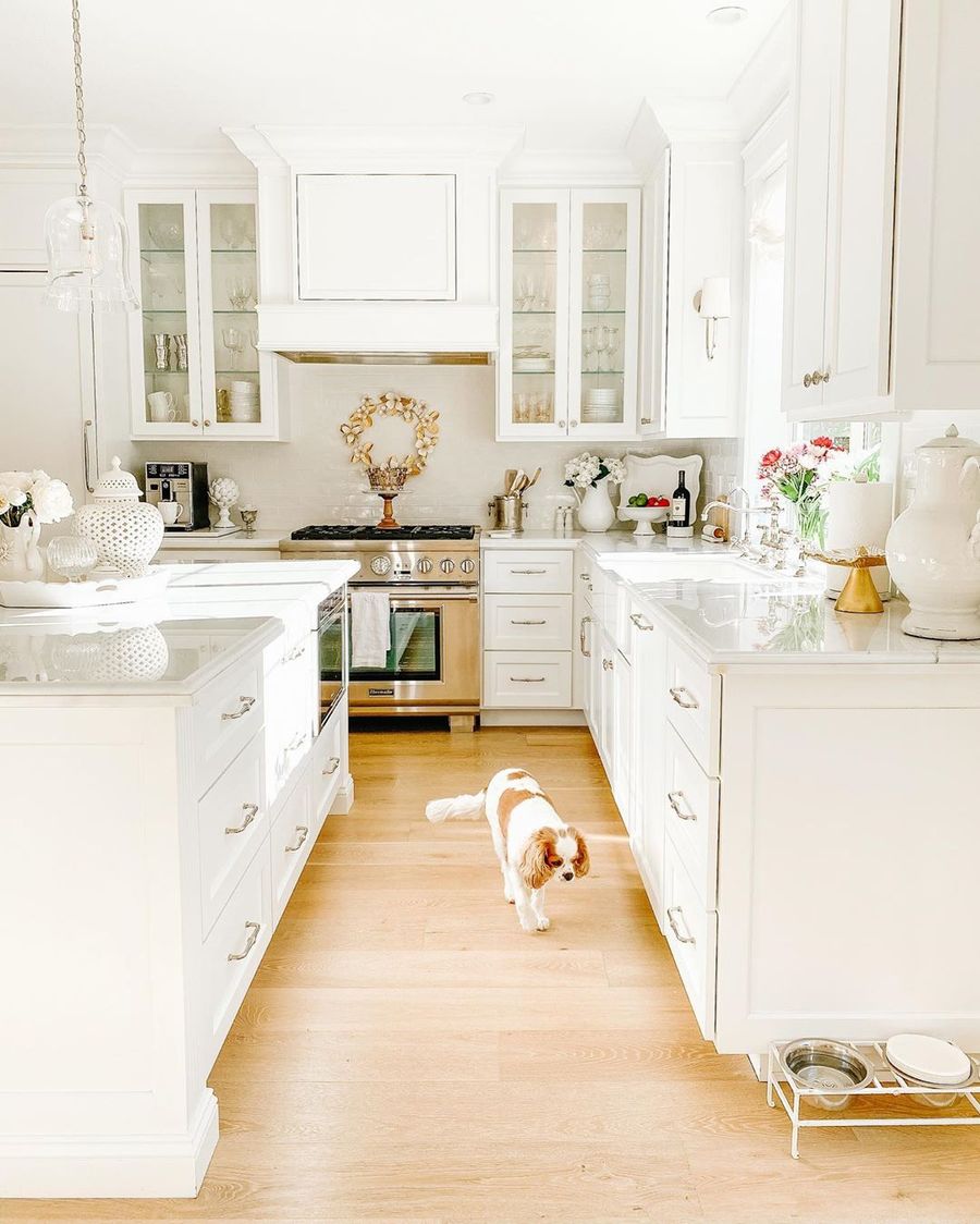 30 White & Golden Kitchen Ideas for a Tasteful Glam Touch - Foter