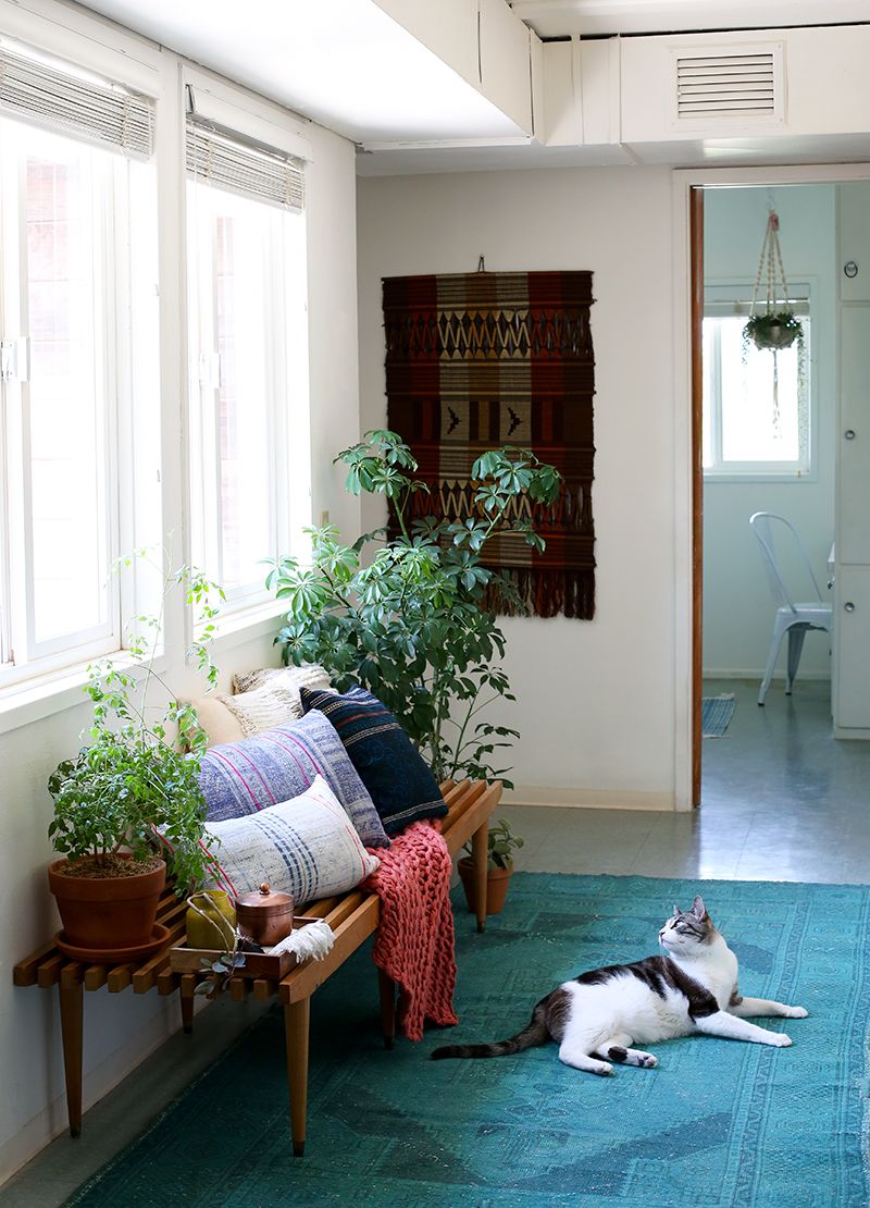 Indoor House Plants in Bohemian Reading Nook via Chy Parker