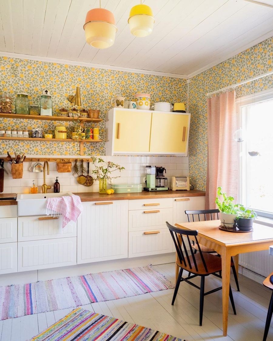 Lemon wallpaper and striped rugs Bohemian Kitchen via @vintageinteriorxx