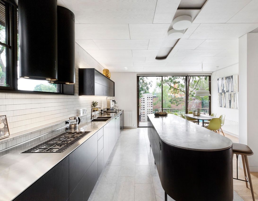 Oval Kitchen Island Mid Century Modern Kitchen Via Exon House Atkinson Pontifex 