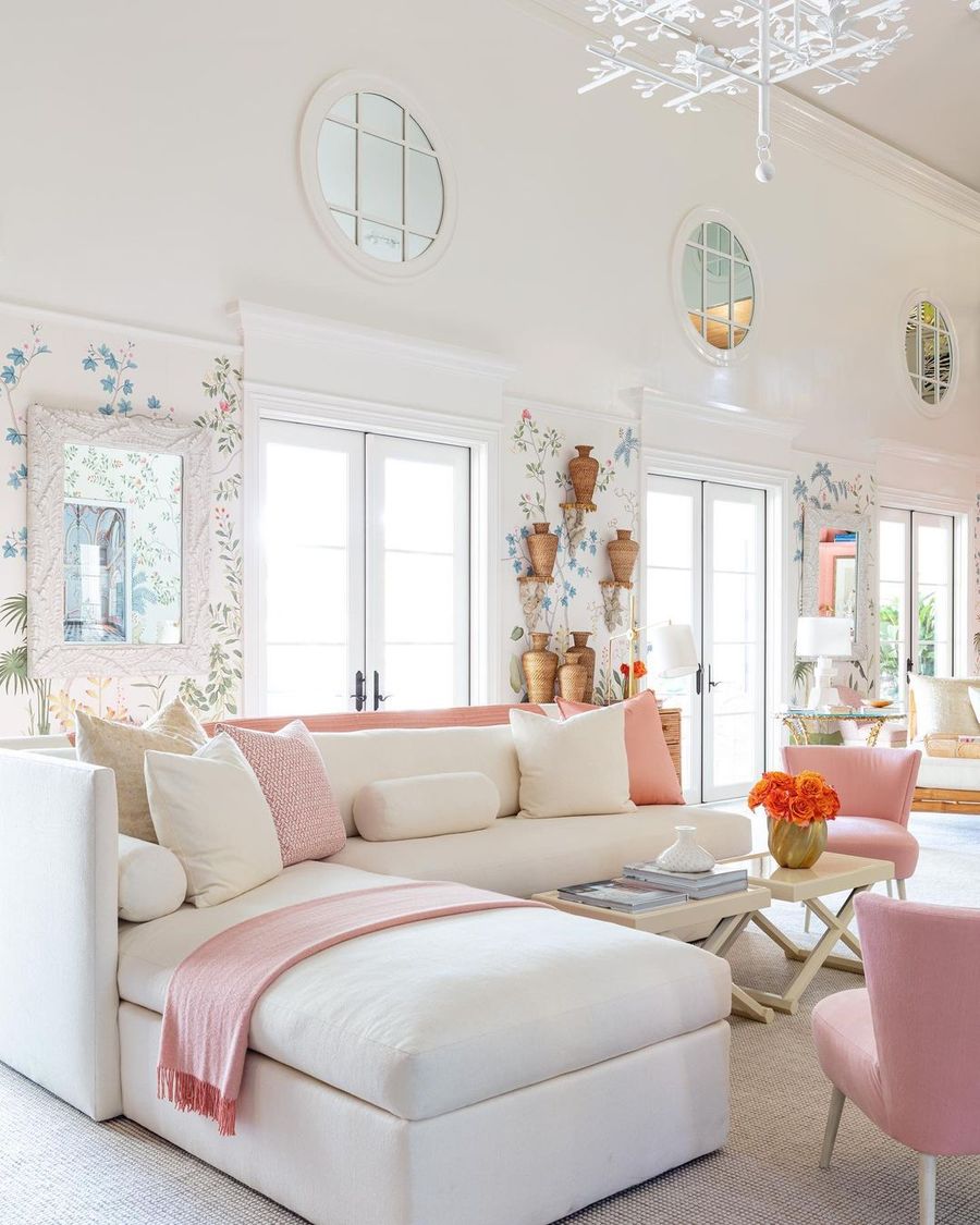 Palm Beach Feminine Living Room with De Gournay Wallpaper via @suzannekasler