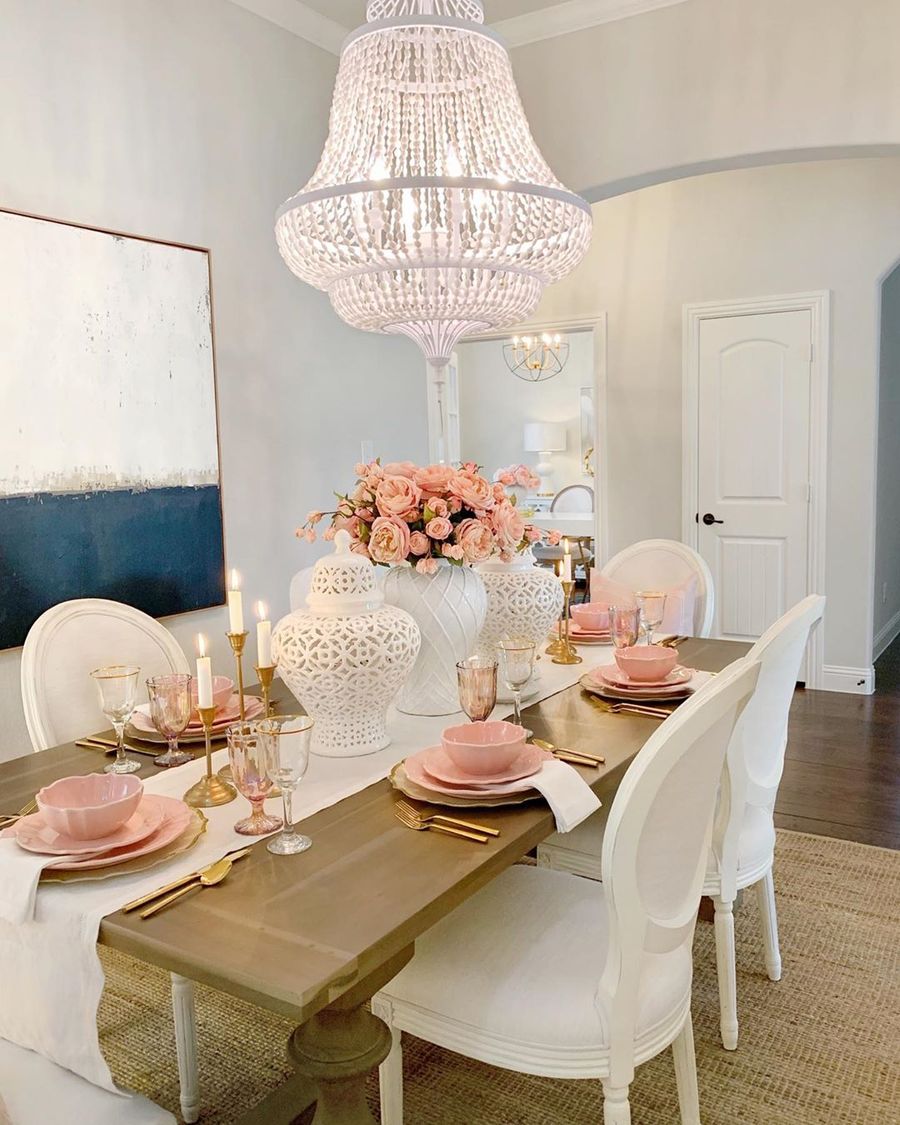 Pink Bowls and Plates Feminine Dining Room via @thedecordiet