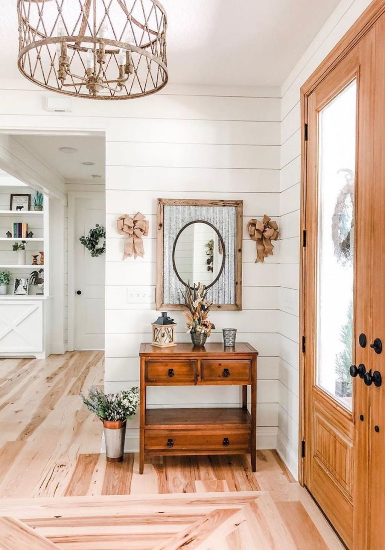 7 Modern Farmhouse Entryway Decor Ideas & Trends