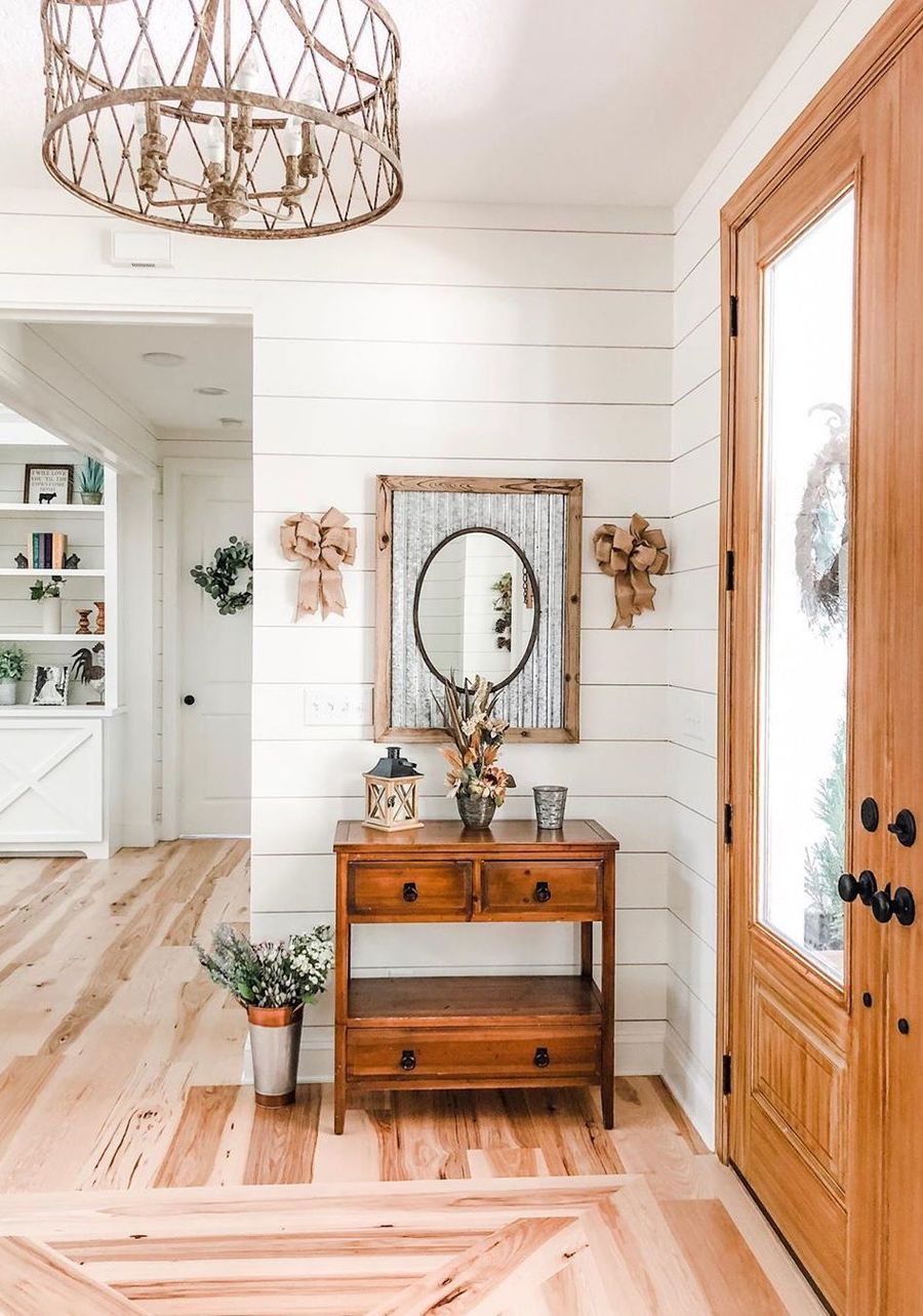 Shiplap Walls Farmhouse Entryway via @uffelmanhomestead