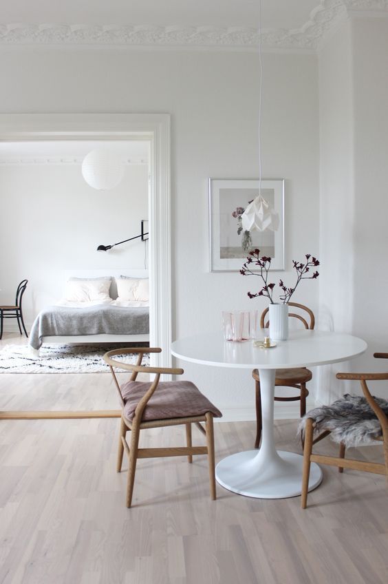 Wishbone Chairs in Scandinavian Breakfast Nook Design