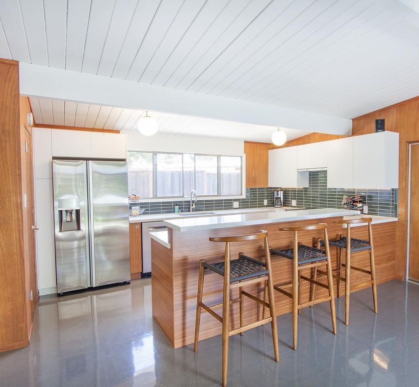 Wood Counter Chairs in Mid-Century Modern Kitchen via @destinationeichler