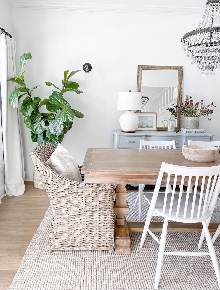 beach house dining room