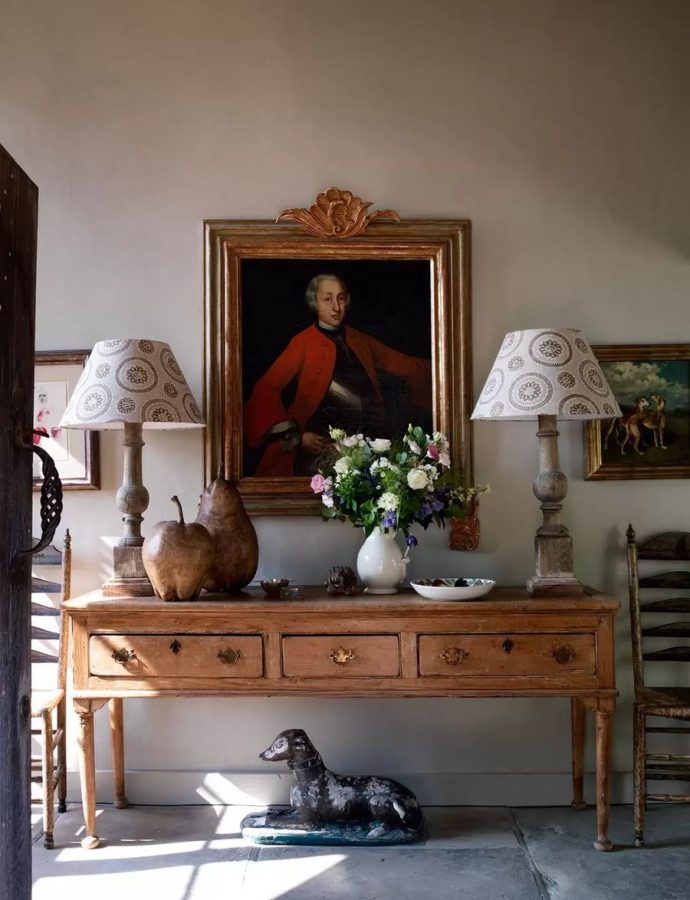 15 Classic English Country Console Tables