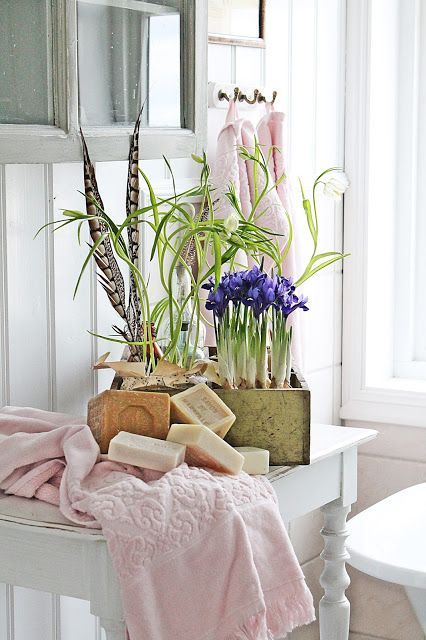 10 Easy Ways to Decorate For Spring on a Budget