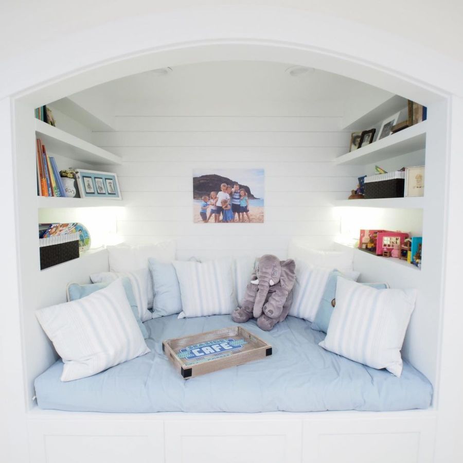 Blue Oversized Coastal Reading Nook via @bluerockutah