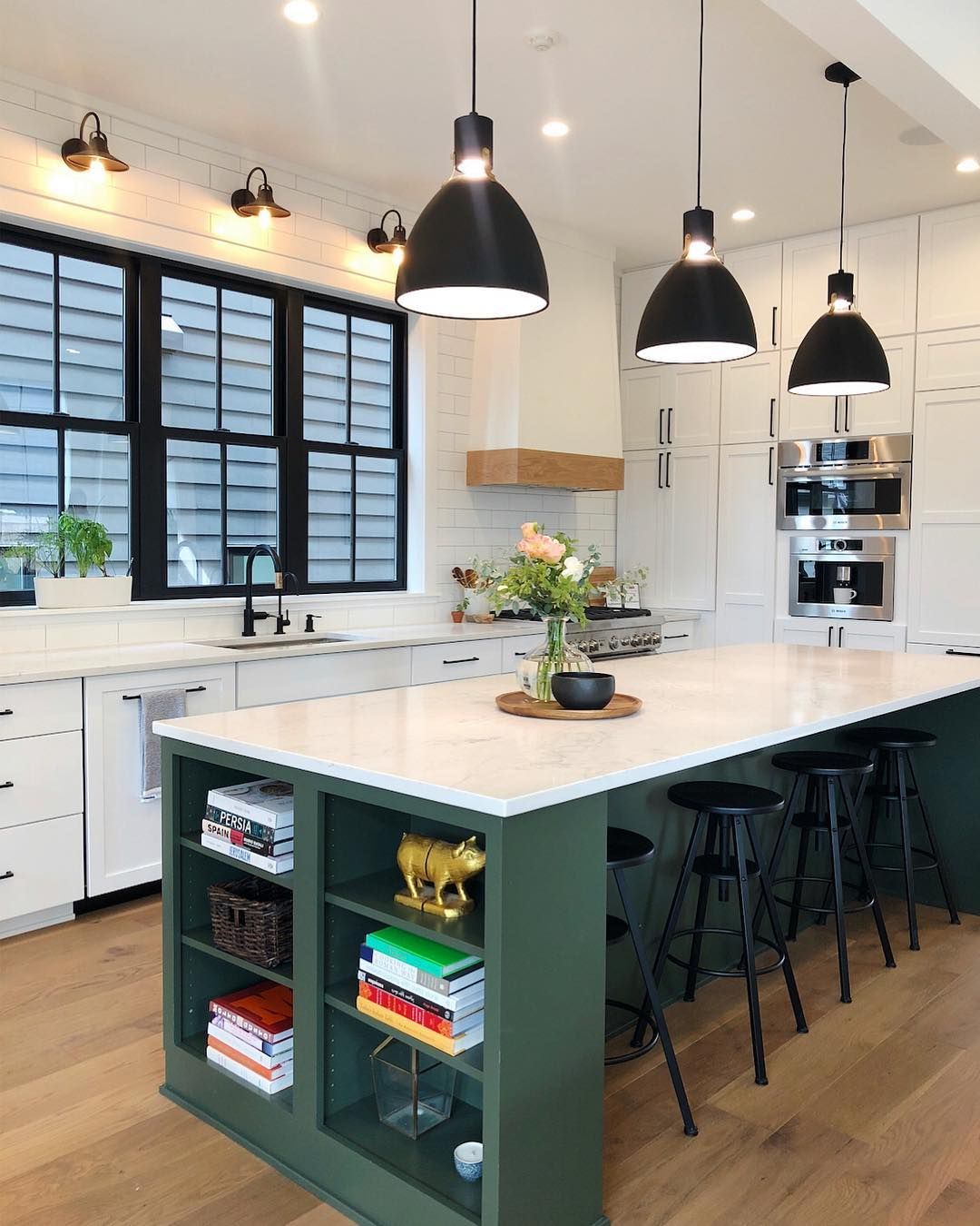 Contrasting Kitchen Island Via @housesevendesign 