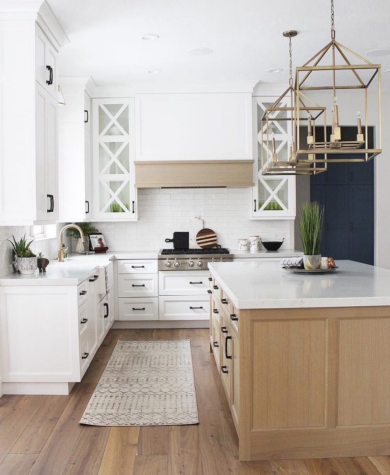3 Contrasting Kitchen Island Ideas
