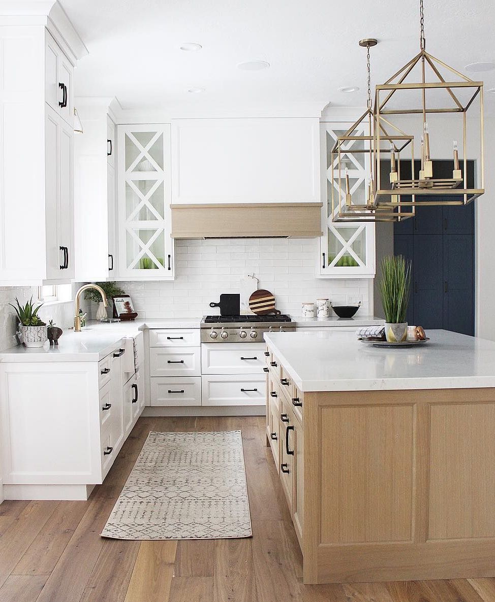 Contrasting Kitchen Island via @sitamontgomeryinteriors