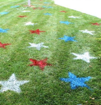 DIY 4th of July Decor Painted Lawn Stars via theconcretecottage