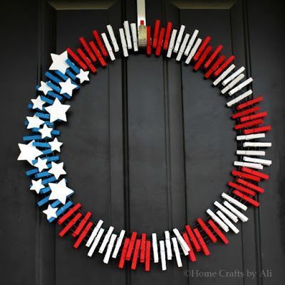 DIY Patriotic Clothespin Wreath Decor via homecraftsbyali