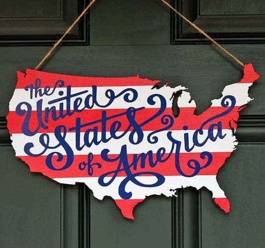 DIY USA Map Wood Door Hanger Craft via wherethesmileshavebeen