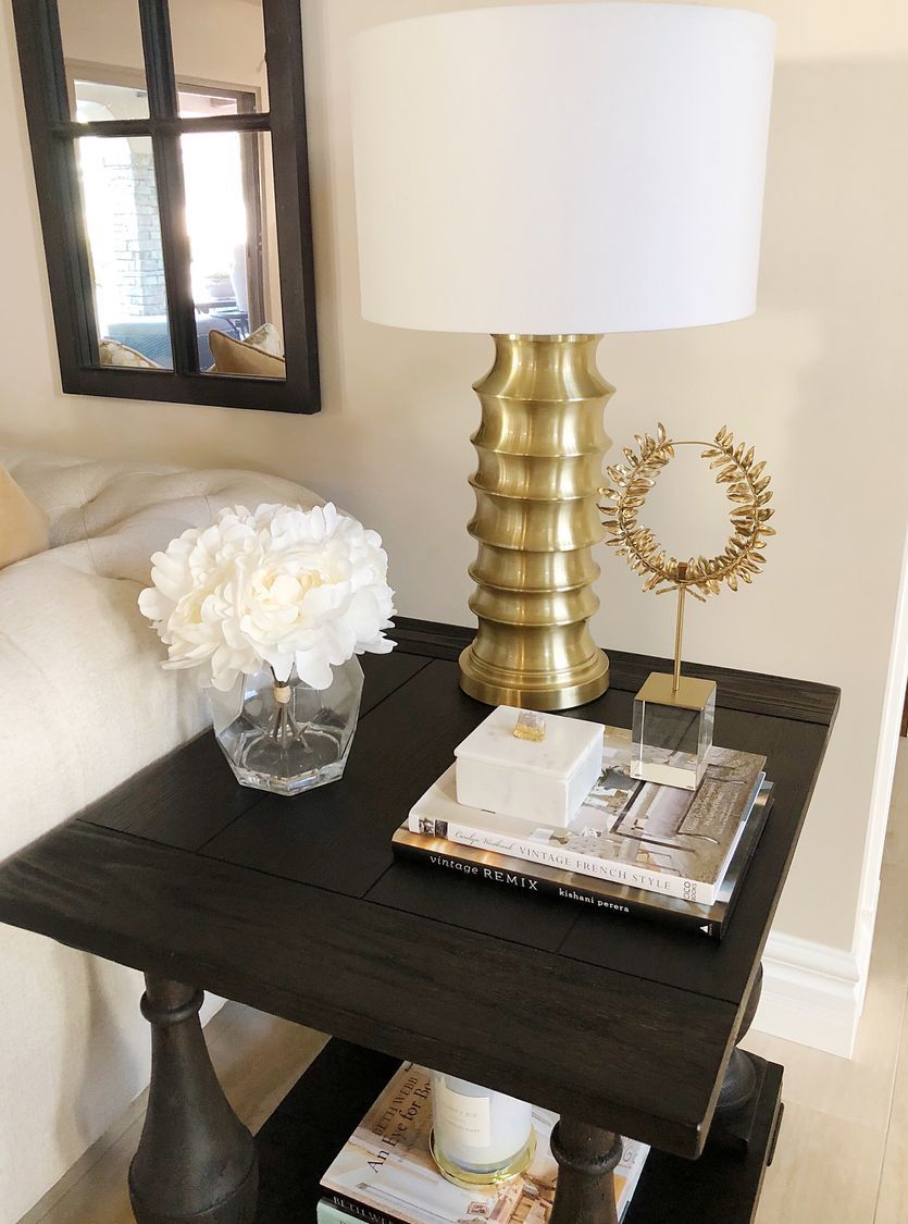 Glam Vignette Black and Gold Decor via @myhome_myinterior