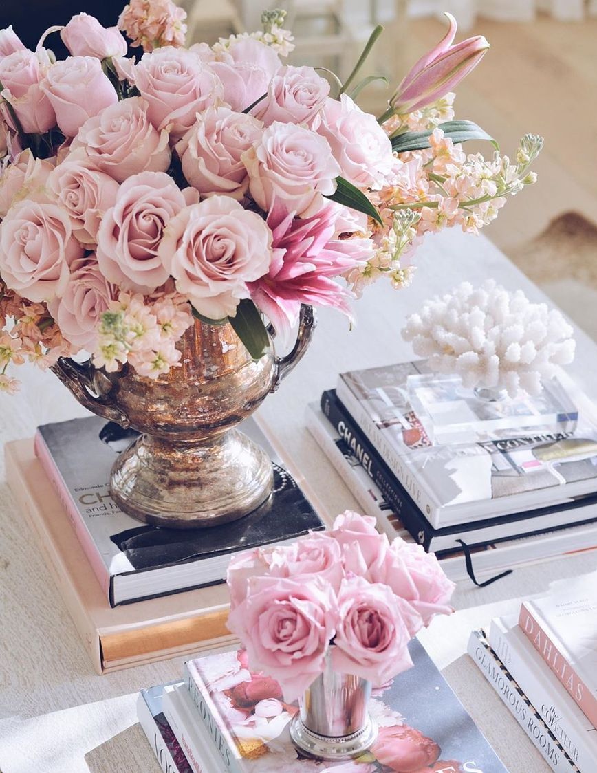 Glam Vignette Coffee Table via @the.pink.dream
