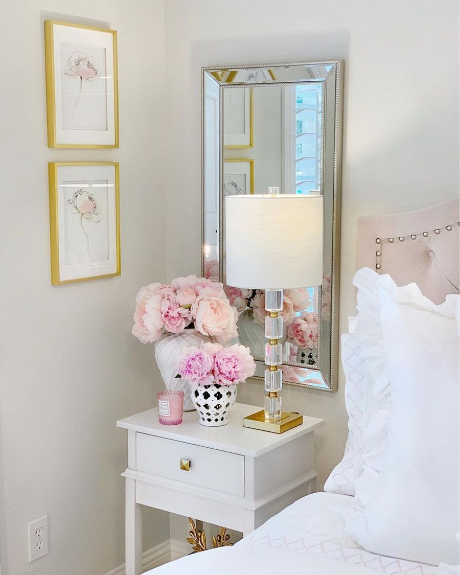 Glam Vignette Pink Peonies on Nightstand via @thedecordiet