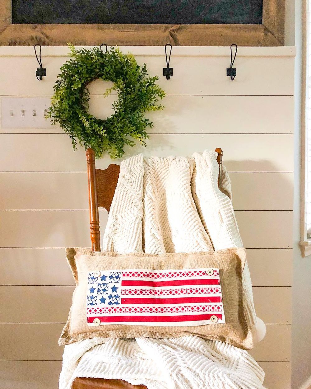 4th of July Farmhouse Decor with American Flag Throw Pillow via @mydiyhappyhome