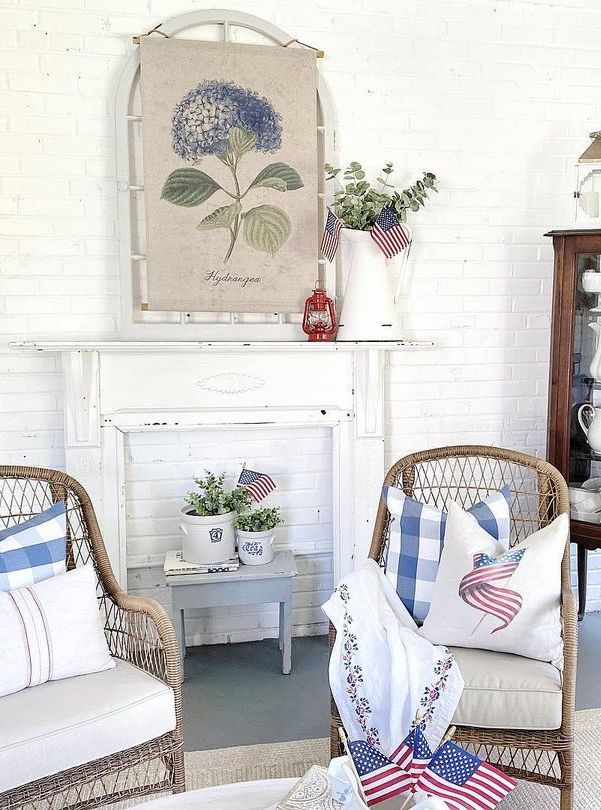 4th of July Throw Pillows via @sweetlittlehouseofmine