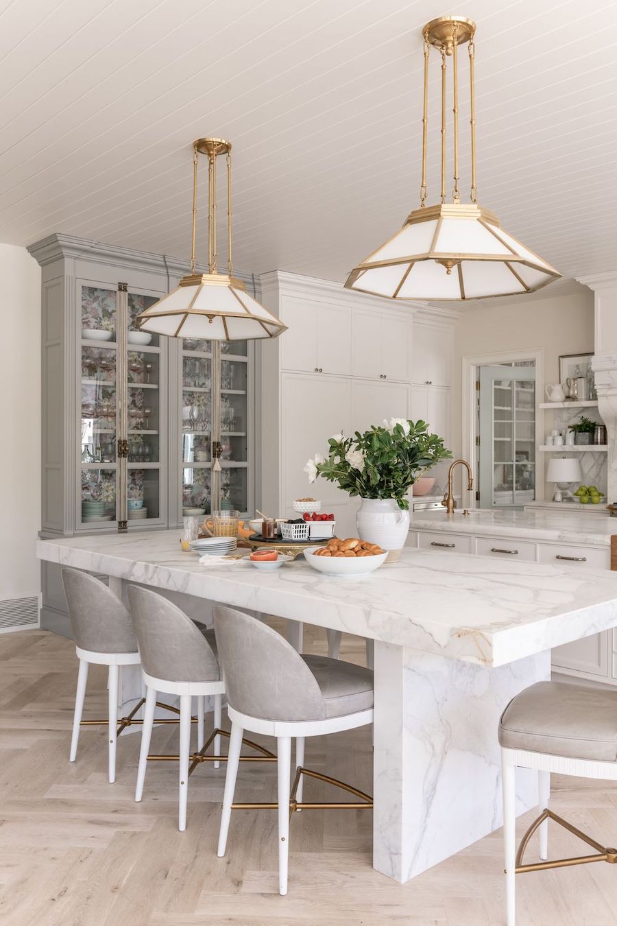 Glam Breakfast Nook via Rachel Parcell