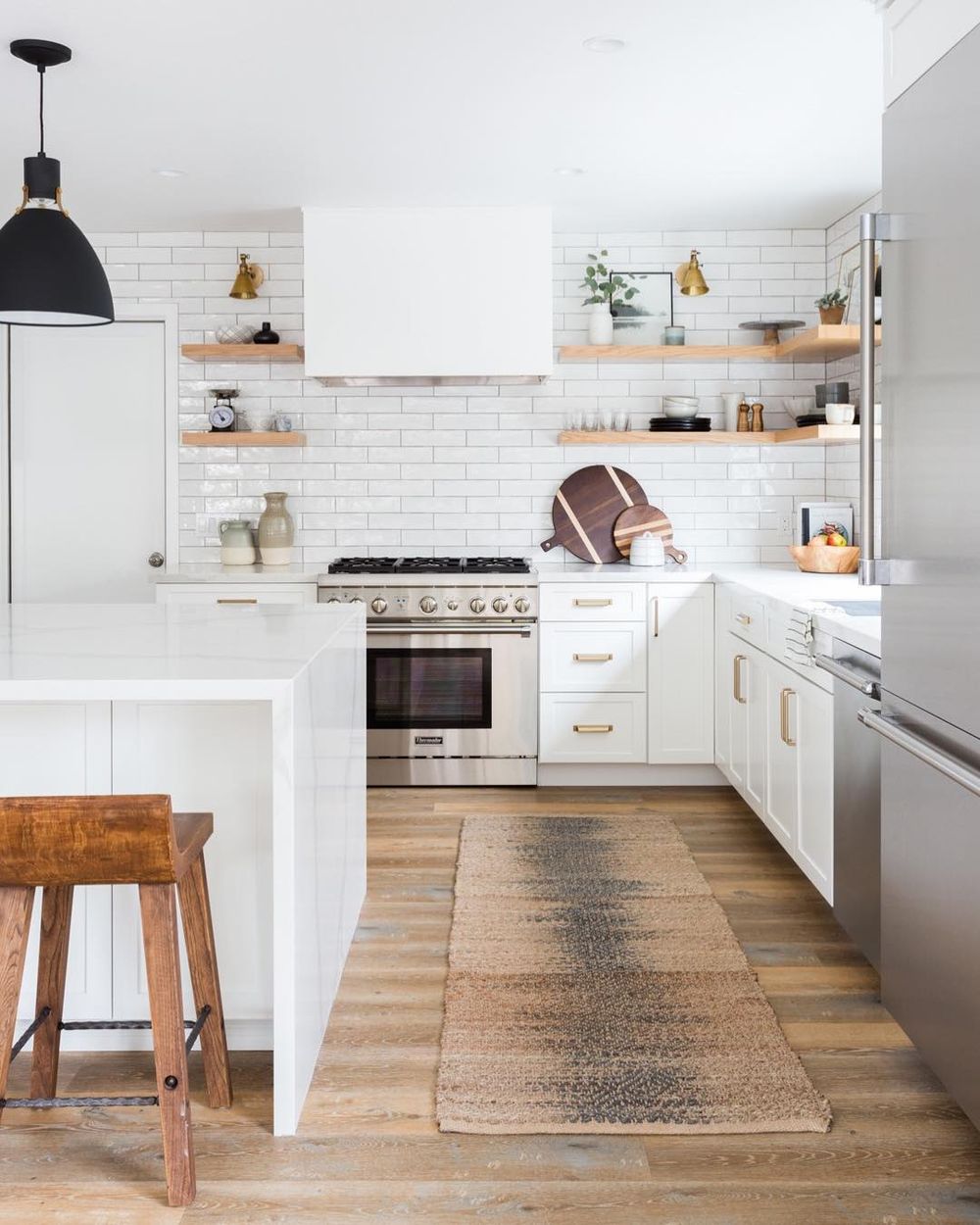 Kitchen runner rugs via @lindseybrookedesign