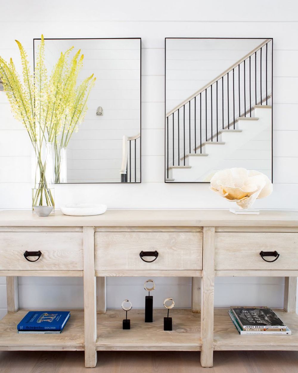 Rustic console table @changoandco