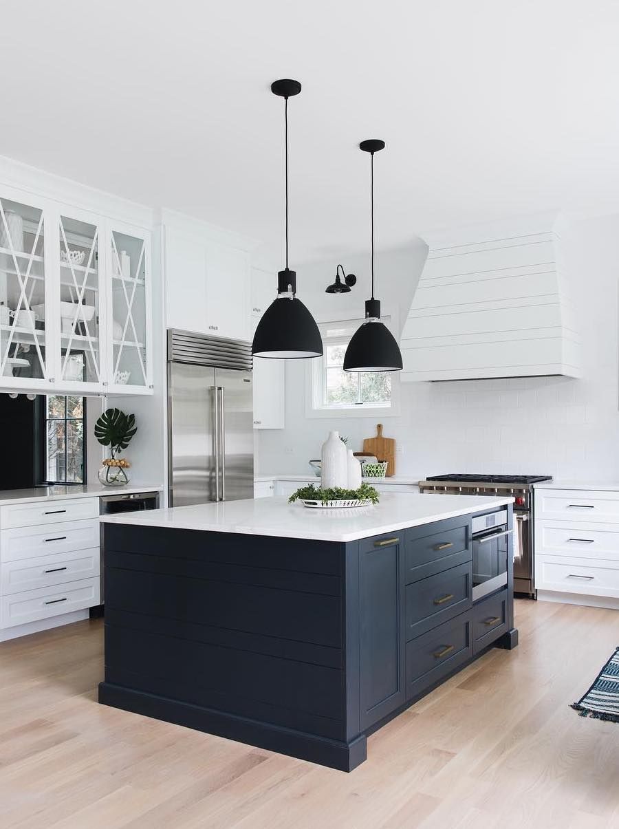 Black pendant lights via @stofferphotographyinteriors