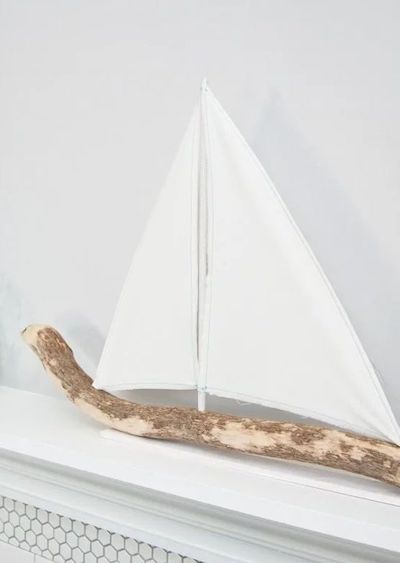 DIY Driftwood Sailboat Decor via housefulofhandmade