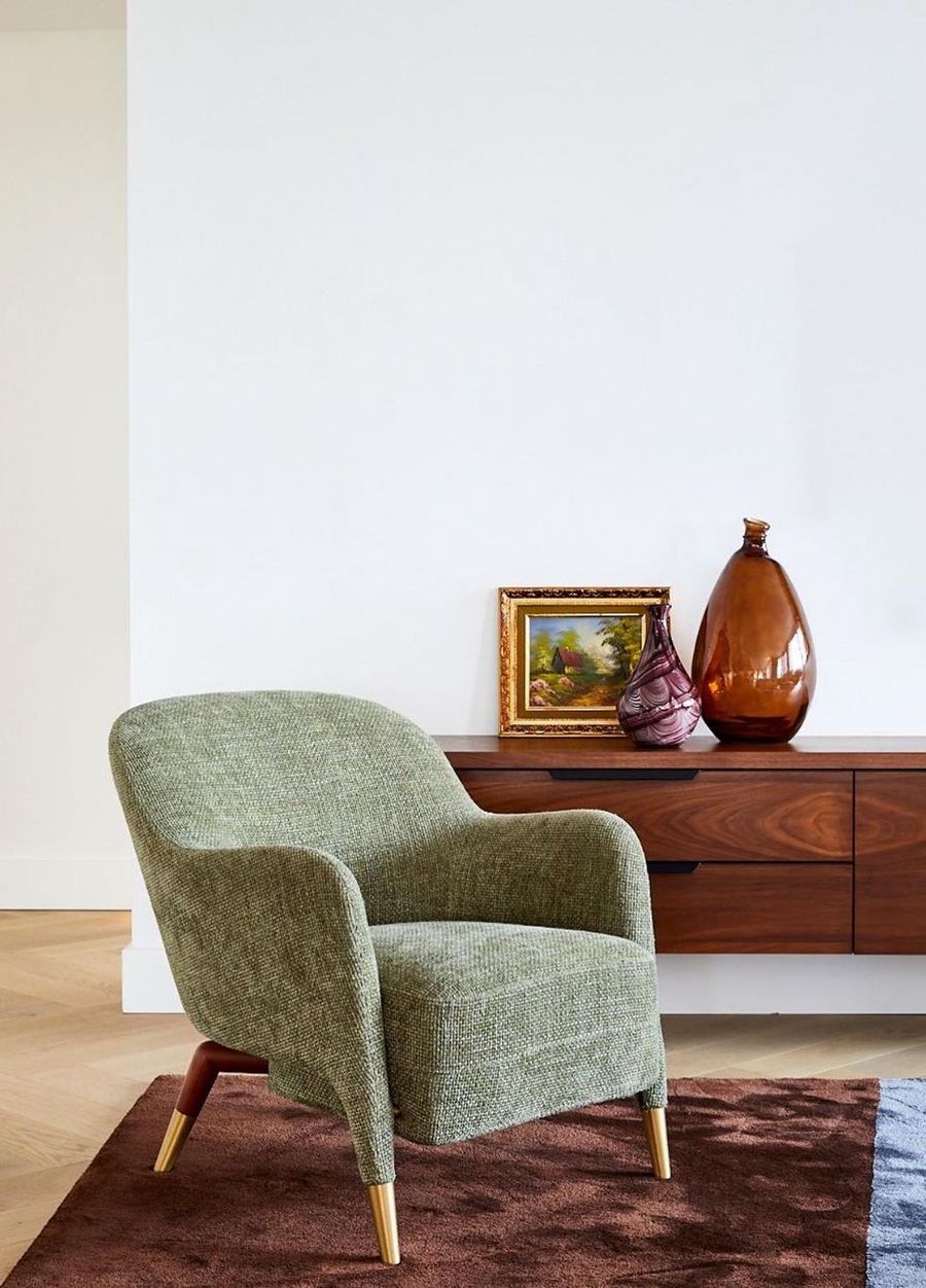 https://curatedinterior.com/wp-content/uploads/2021/07/Sage-Green-Accent-Chair-via-@alexandrabrowninteriors.jpg