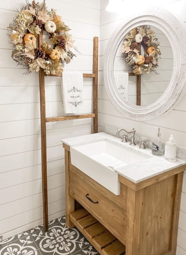 Fall Bathroom Decor