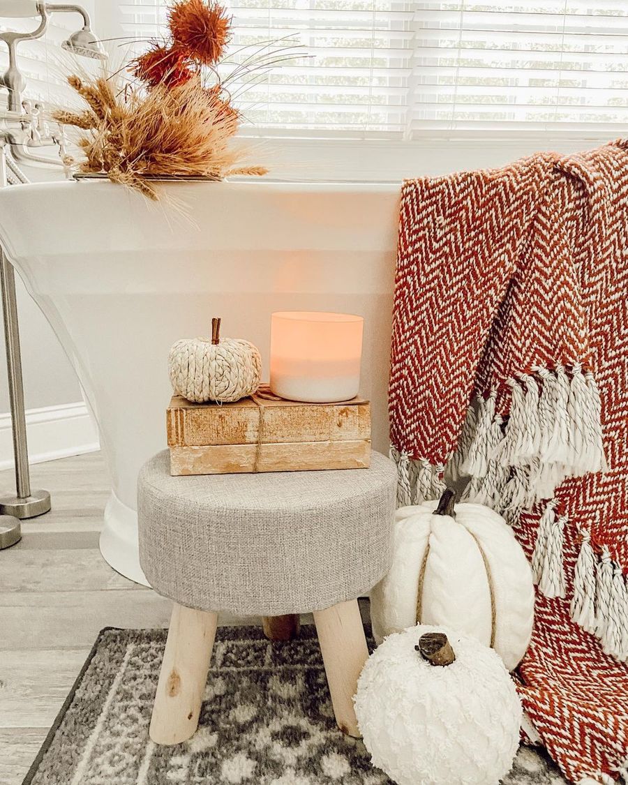 Cozy throw blanket fall bathroom decor ideas heartofwendy