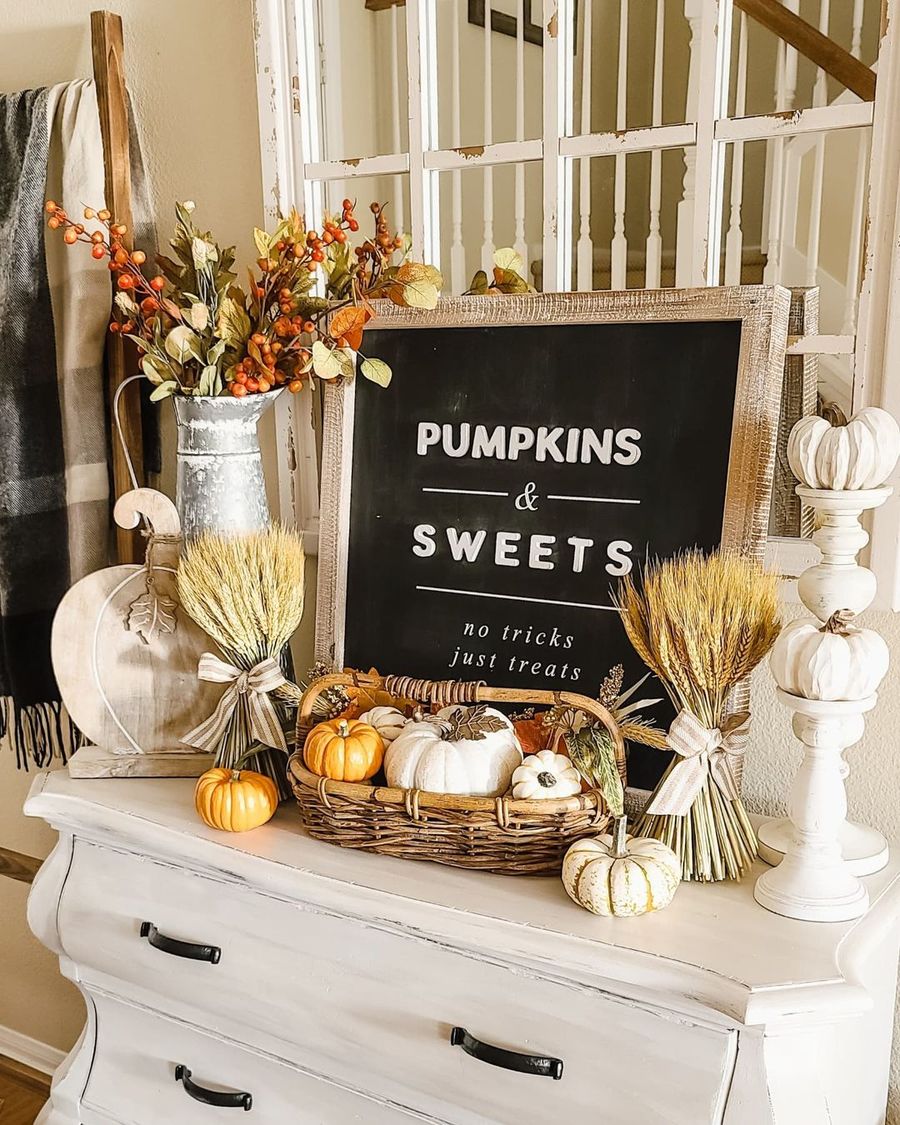 Fall Entryway Decor Ideas simple.joy.at.home