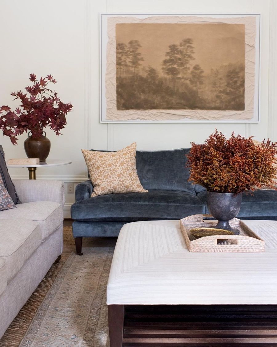Fall Living Room Decor Modern Chic via @whittneyparkinson