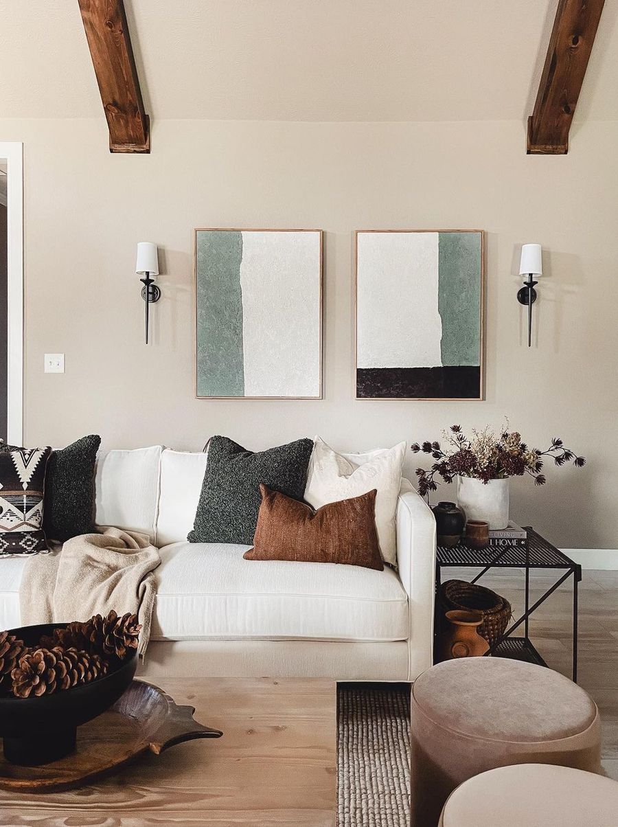 Fall Living room decor via @mandikhome