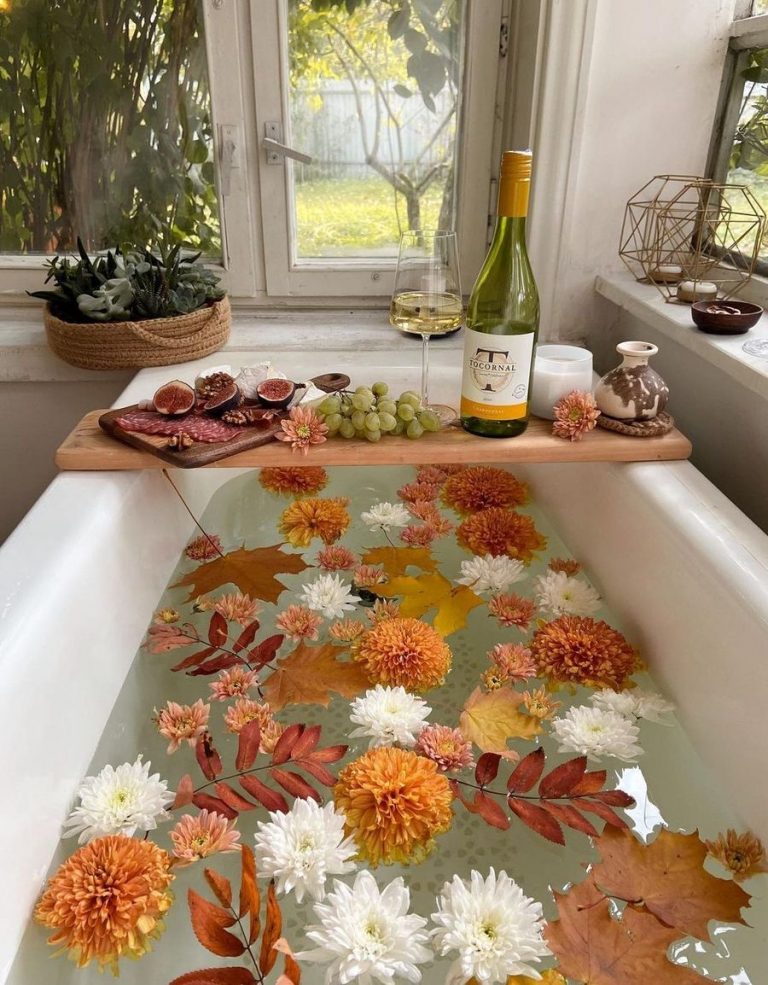 Fall foliage in the bathtub fall bathroom decor ideas marigladkaya