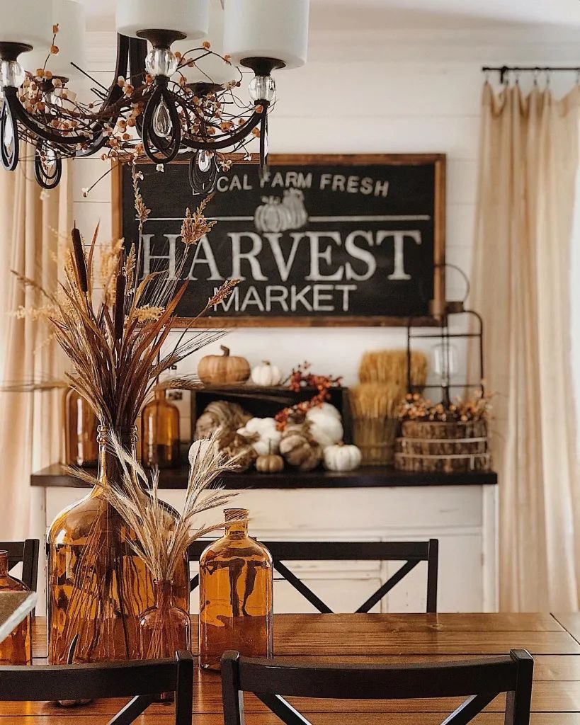Fall harvest centepiece dining room decor via janelletrinette