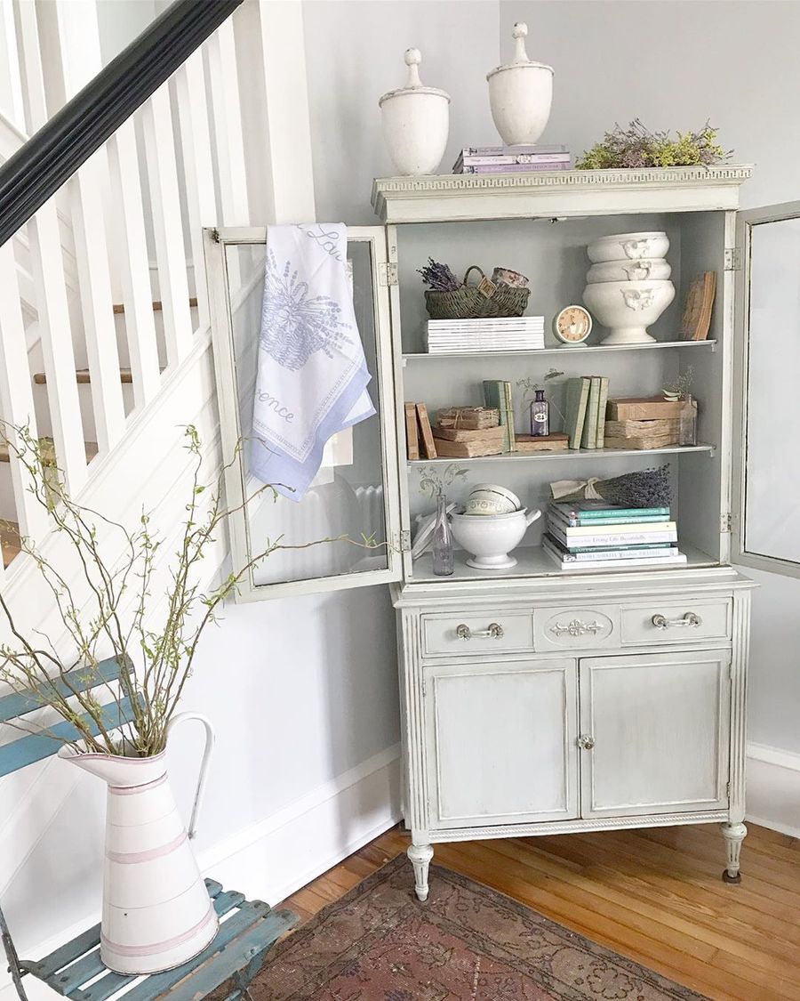 French Country Hutch via @rarecorners