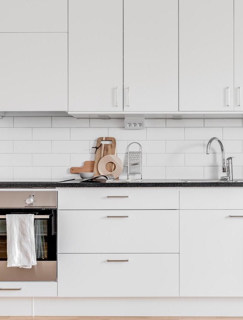 Minimalist Kitchen via vaningen.se