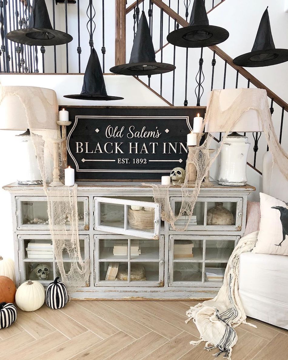 Farmhouse Halloween Decor Old Salem's Black Hat Inn Sign via @desertdecor